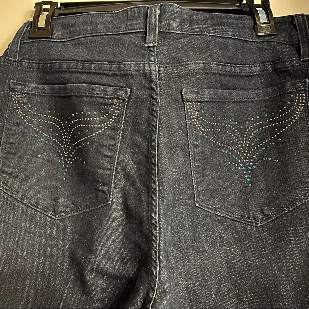 Blue Jeans - Picture 6 of 6